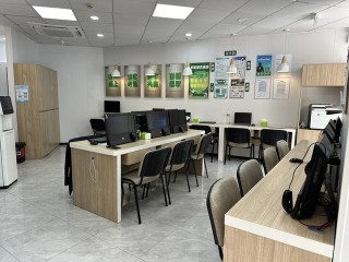潇湘晨报[中泰证券]楼市新政首个周末观察：门店经纪人全员出动，二手房热点问题回应来了