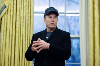 外盘头条：特朗普插手两院预算案纷争 苹果发布iPhone 16E 微软首发量子计算芯片 马斯克政府效率部成绩存疑