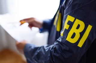 马斯克要求联邦政府雇员“交周报” FBI局长提醒员工：别回复