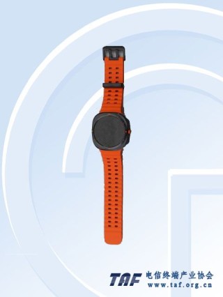 三星 Galaxy Watch 7 / Ultra 智能手表“证件照”出炉：支持中国联通 eSIM 通信