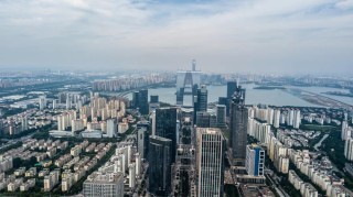 潇湘晨报[广州雄金贷]经济第一大省，悬了！持续多年的“粤苏之争”出现了一些悬念