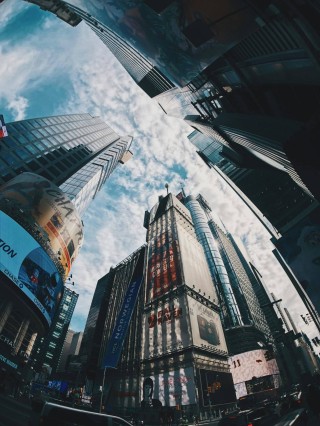 如何选择一家可靠的房产中介？可靠房产中介的服务特点有哪些？