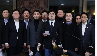 韩最大在野党召集紧急会议并发文：尹锡悦若不立即下台，将推进弹劾程序