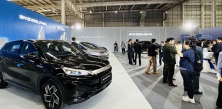 比亚迪大消息：首个海外乘用车工厂峻工！第800万辆新能源车下线！