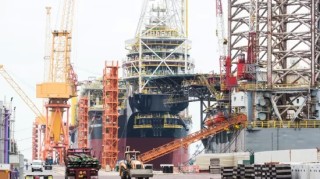 原油价格周二收高 需求前景与供应中断威胁令油价走高