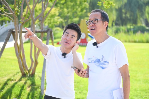 一次体面的分手：“与辉同行”品牌独立，东方甄选断舍离-第1张图片
