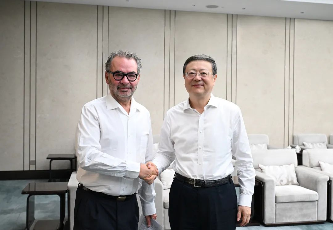 陈吉宁会见意大利盟可睐集团董事长兼首席执行官雷莫·鲁菲尼-第1张图片