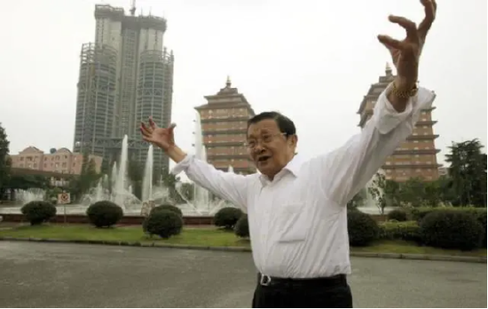 人均600万到欠400亿，毁掉“天下第一村”的不是时代，是人性的恶-第9张图片