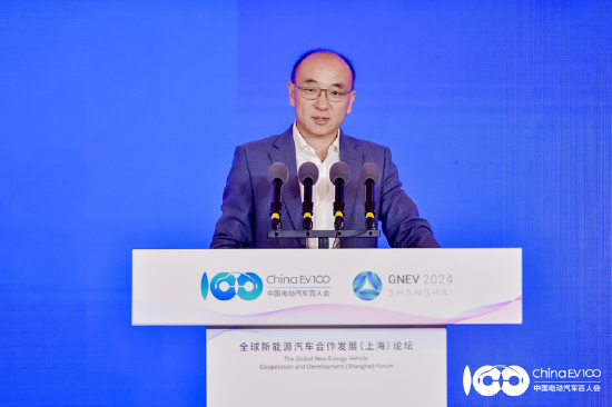 路特斯冯擎峰：现在汽车不断增加功能，但性能不一定越来越强-第1张图片