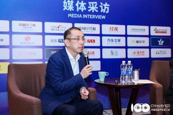 岚图汽车卢放：用户本质上还是想用纯电，增程和混动只是提供心里安慰-第1张图片