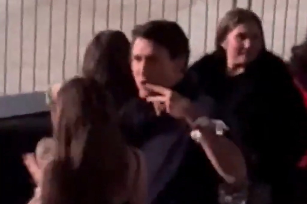 外媒：加拿大蒙特利尔爆发骚乱之际，特鲁多正在演唱会上唱歌跳舞引发争议-第1张图片