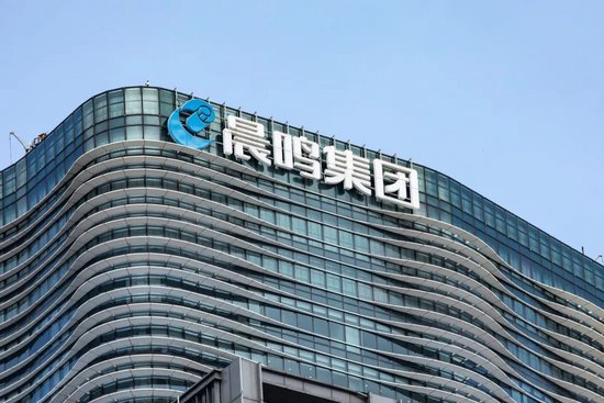 董事长两口子不干了，至暗时刻谁是白衣骑士-第1张图片