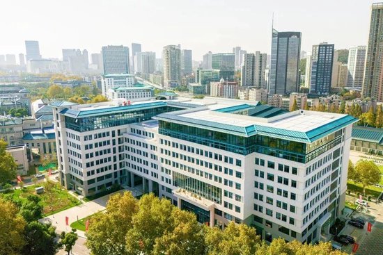 武大131岁生日，收到校友大礼-第3张图片