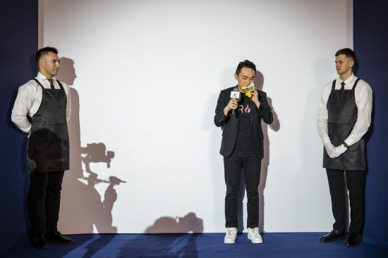 孙宇晨吃掉天价香蕉 币圈万亿美元涨势尚未打动散户的心-第1张图片