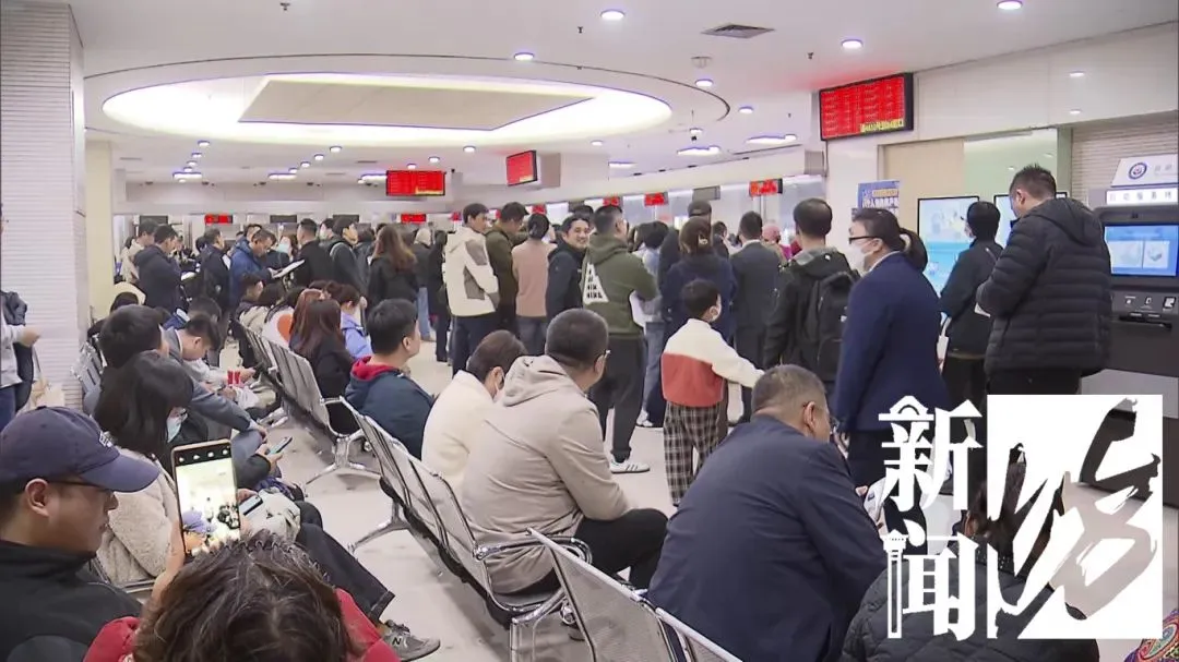 疯狂排队！有人立省30万元，“比上班来钱快”-第4张图片