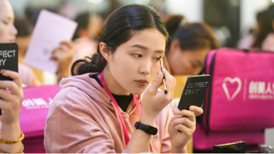助力80位女性逐梦，逸仙集团“创美人生”贵州站圆满收官-第8张图片