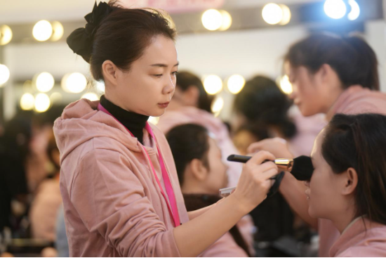 助力80位女性逐梦，逸仙集团“创美人生”贵州站圆满收官-第11张图片