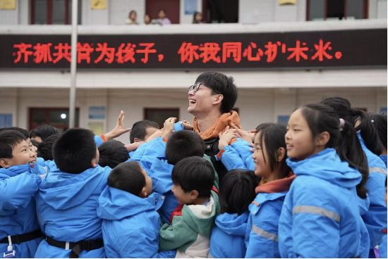Keep红桃K公益行，为云贵地区儿童送上新年温暖-第3张图片