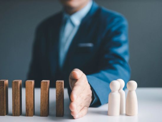 卖保险不香了吗？4年少了600万从业人-第1张图片