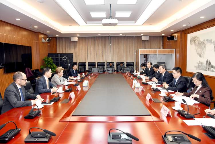 蓝佛安会见新开发银行行长罗塞芙-第2张图片