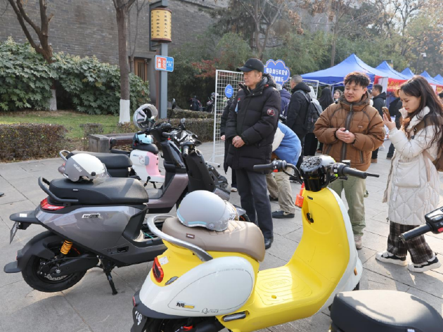 西安市交警、消防等多部门联合九号公司，共促电动自行车安全科普进社区-第4张图片
