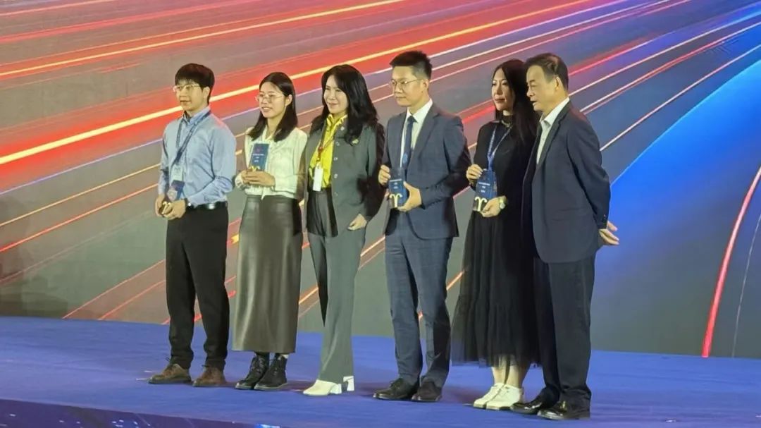 倍头条 | 倍杰特董事长权秋红受邀出席2024证券时报·新财富杂志分析师年会颁奖礼-第1张图片