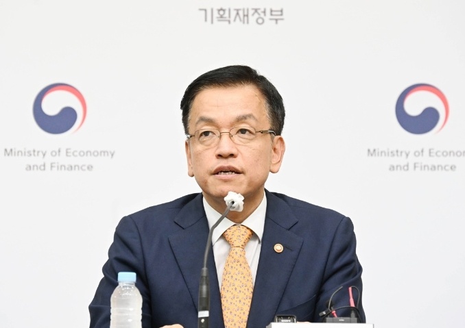 代总统崔相穆发表对国民谈话 就韩国当前局势致歉-第1张图片