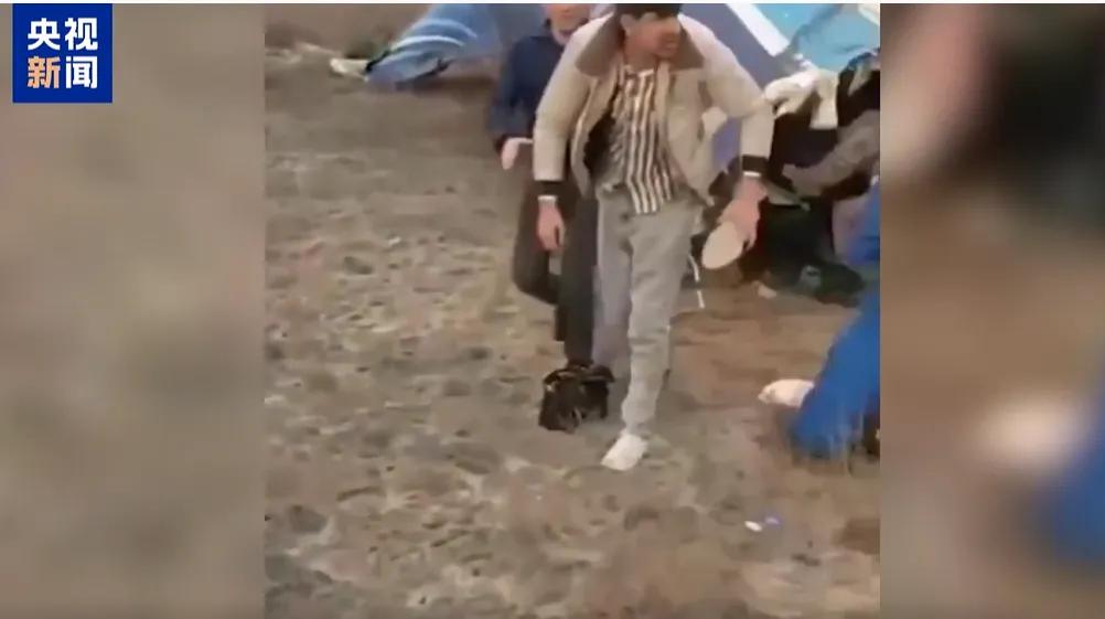 阿塞拜疆失事客机遇难机组人员被追授“英雄”称号！总统：客机是被俄罗斯击落的，要求俄方道歉并赔偿-第1张图片