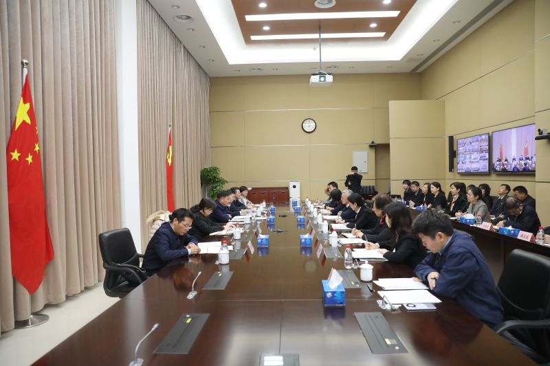 中国人民银行行长潘功胜看望慰问年终决算干部职工-第2张图片