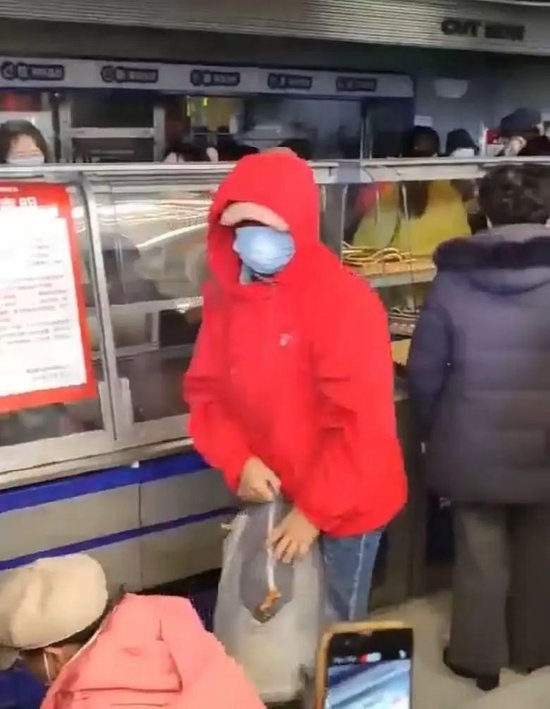 部分门店被挤兑？皇家美孚回应-第2张图片