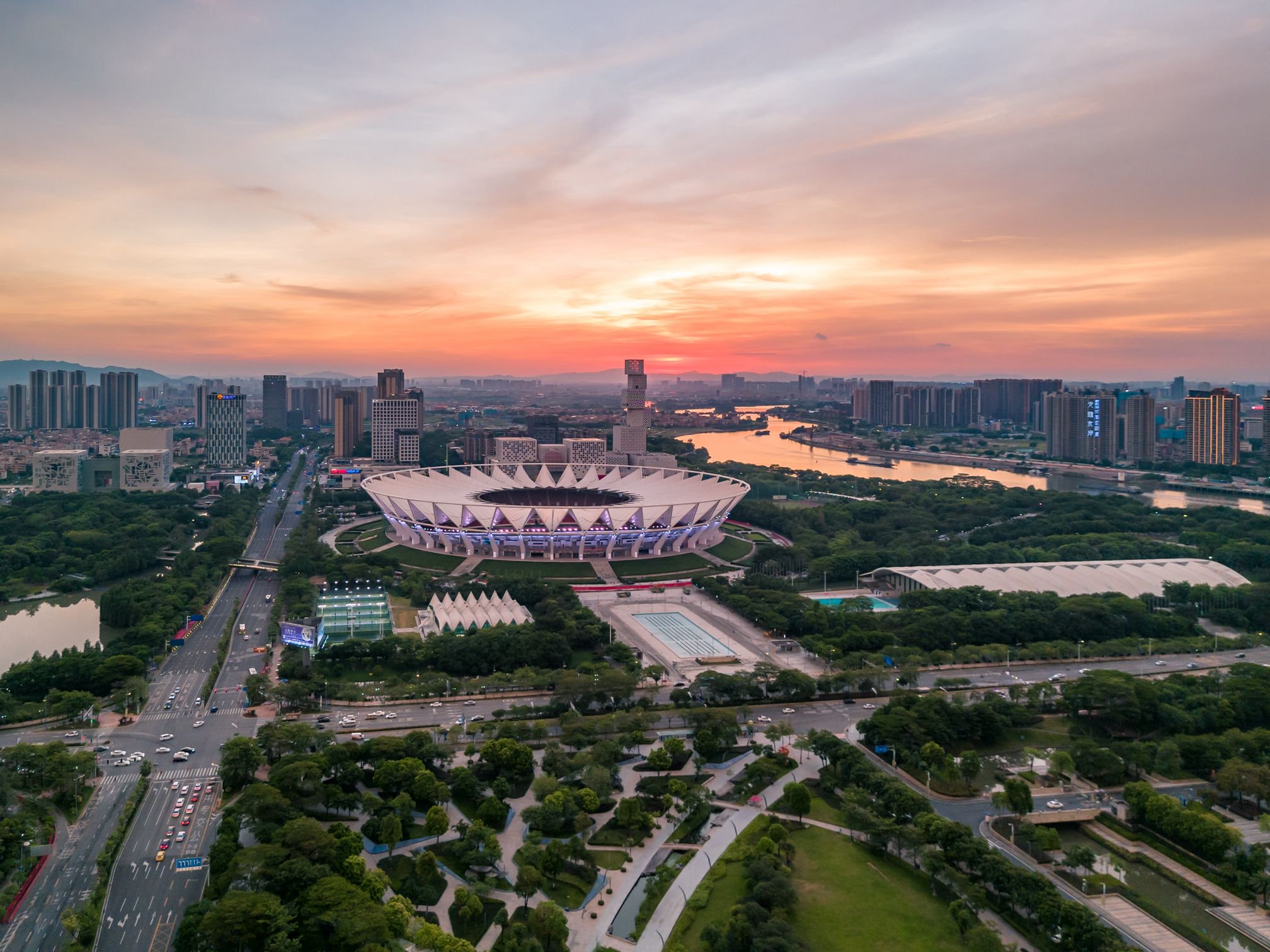 被全省寄予厚望，这座万亿地级市拼了-第2张图片