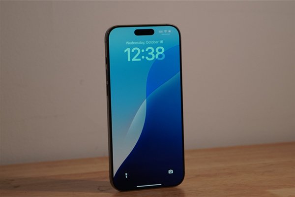 手机价格不超6000元可获补贴 博主：iPhone/国产超大杯机型都无缘-第1张图片