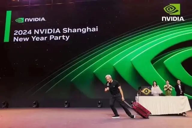 黄仁勋已抵达深圳！本周将访问多个主要城市-第3张图片