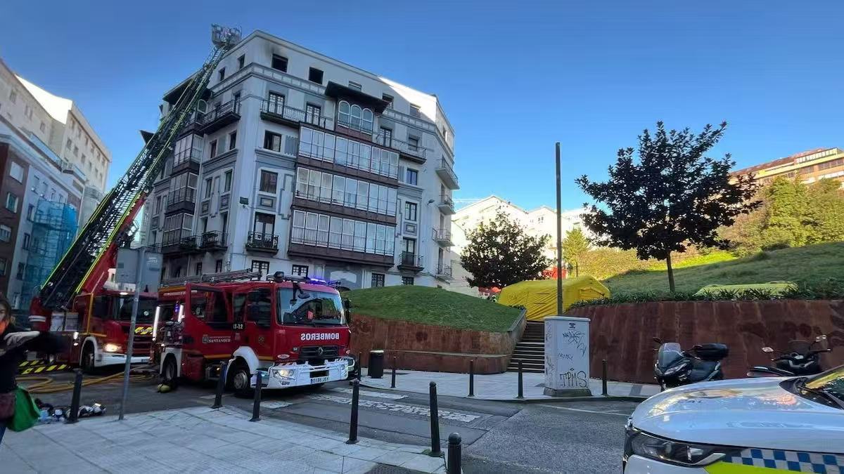 西班牙桑坦德市中心一建筑发生火灾 已致2人死亡-第1张图片