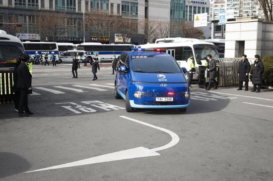韩国法院以涉嫌内乱罪批准正式逮捕总统尹锡悦-第1张图片