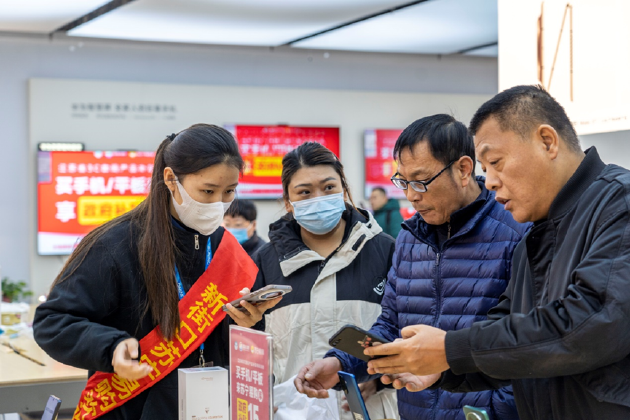 各地政府节前密集调研 苏宁易购3C产品销量翻倍增长-第1张图片