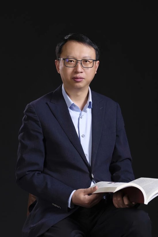 最新年度权威酱酒产业报告出炉：消费缩表、白酒承压、酱酒蓄势-第1张图片
