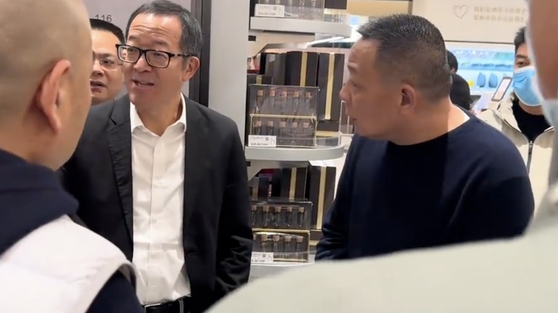 俞敏洪现身胖东来，称东方甄选与胖东来合作“有可能”-第1张图片